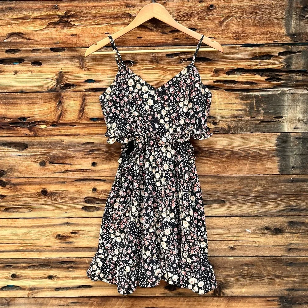 PRIVY | Black and White Floral Mini Dress M